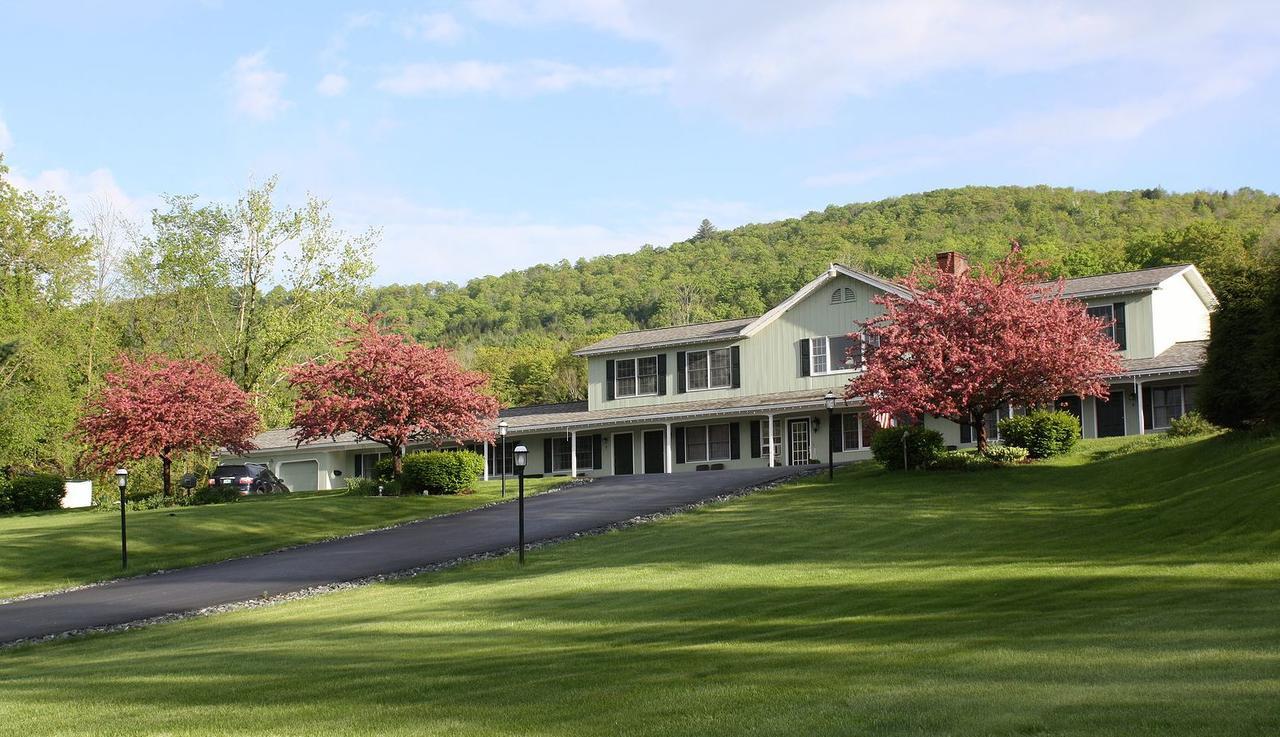 Braeside Lodging Motel Woodstock Exterior photo